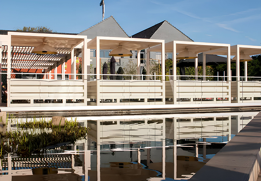 Pergola OMBRALU Garden, un espace de détente au design épuré et robuste