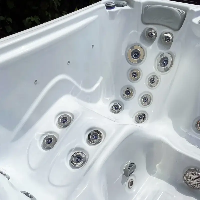 Spa Wellis Manhattan Life 3 places – CityLife – vue 3