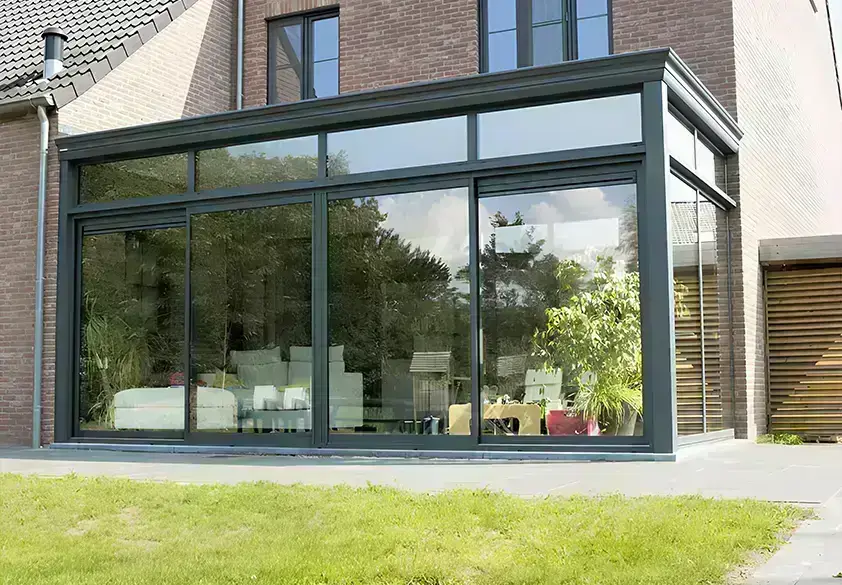 Véranda Onyx moderne en extension
