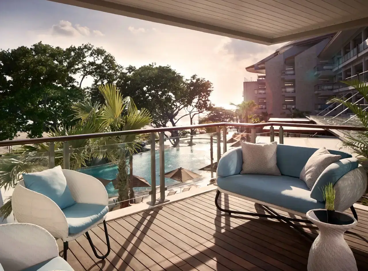 Balcon avec terrasse en bois Vetedy